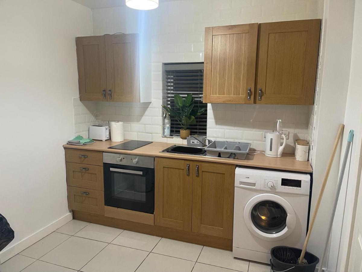 2 Bed Flat Right In Centre Of Portrush Town Leilighet Eksteriør bilde